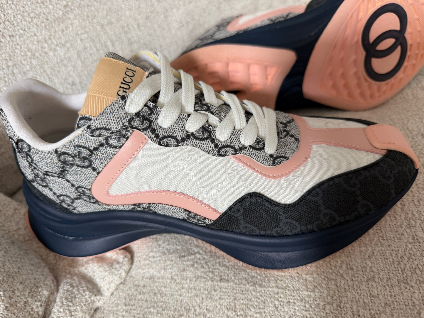 PRE-LOVED 🩷 size 37/4 Trainers