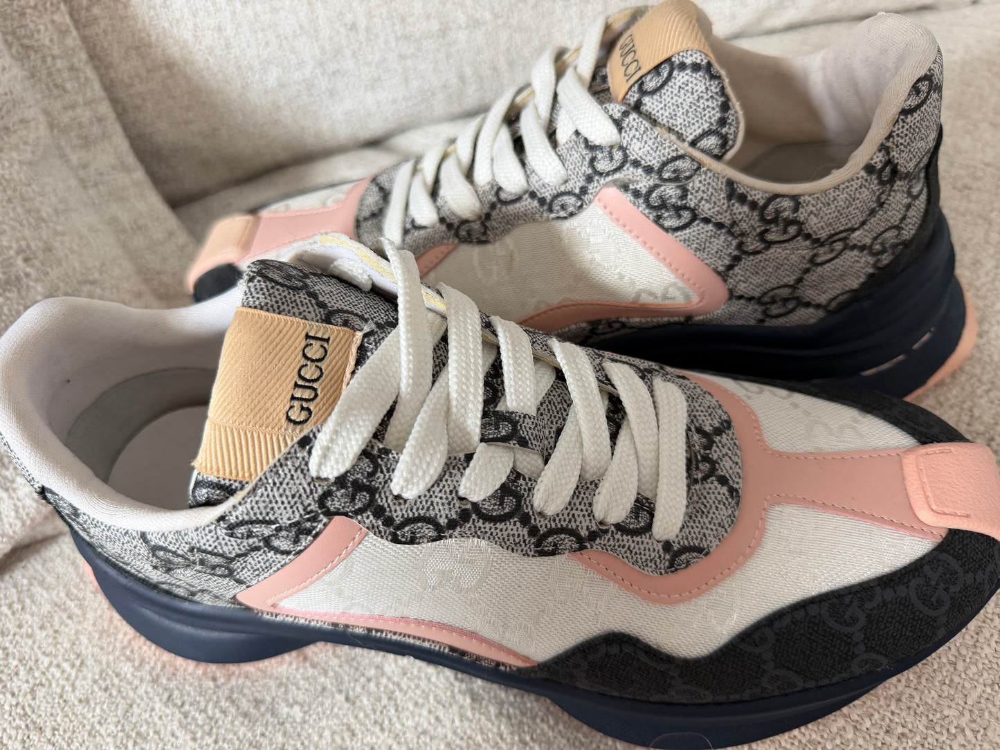 PRE-LOVED 🩷 size 37/4 Trainers